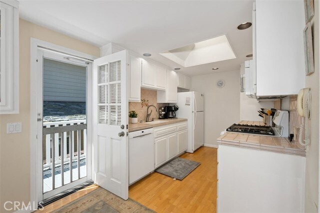Building Photo - 9 N Encino