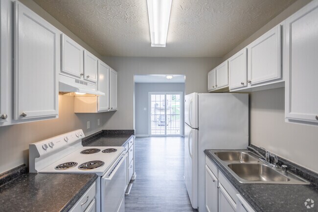 3HAB, 2BA - 1,400 ft² - Beautiful Townhouses and Apartments at Farmington Oaks in Crittenden KY