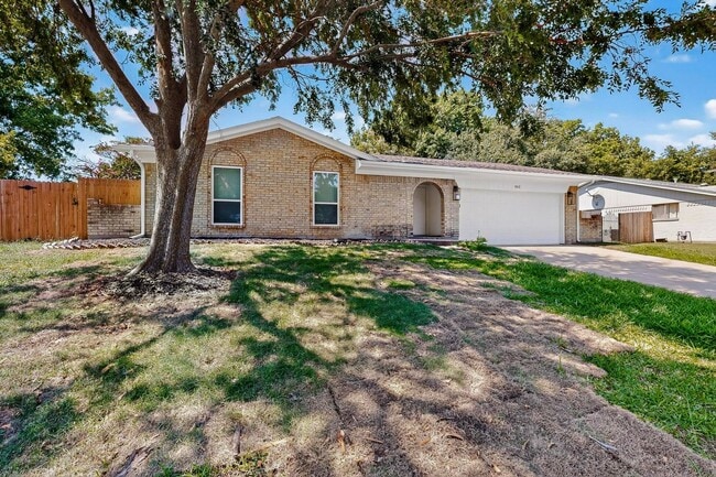 Building Photo - 903 Ravenswood Dr