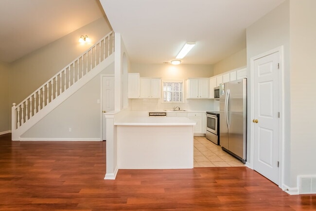 Building Photo - 10436 Sunnybrook Cir