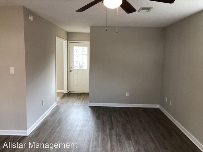 Building Photo - 3 br, 1 bath House - 6750 Embassy Circle