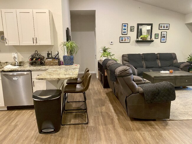 Foto del edificio - 875 E 78th Ave