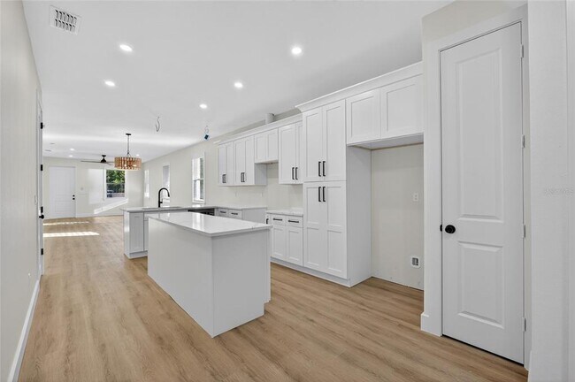 Foto del edificio - 1515 E Knollwood St