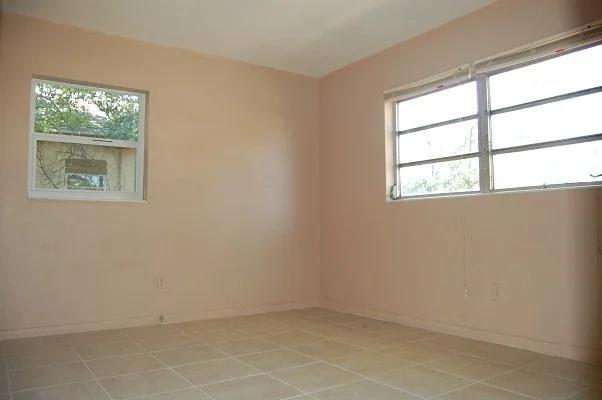 Foto del edificio - 1016 Herschell St