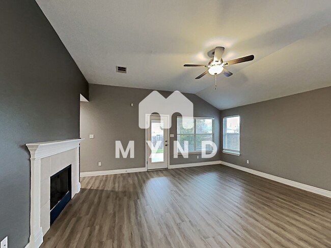 Building Photo - 441 Goldenrod St