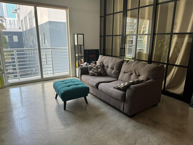 Foto del edificio - 234 NE 3rd St