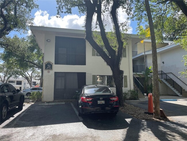 Building Photo - 2550 SW 18th Terrace