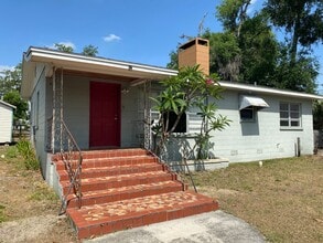 Building Photo - 1128 N Vermont Ave