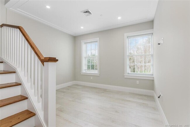 Building Photo - 1990 Bronson Rd