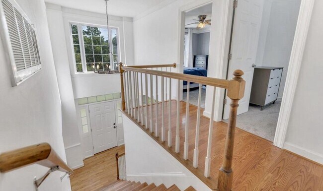 Foto del edificio - Stunning home close to Ft. Jackson & major...
