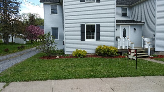 Foto del edificio - 221 S James St