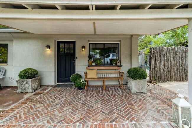 Foto del edificio - 1009 Vasquez St