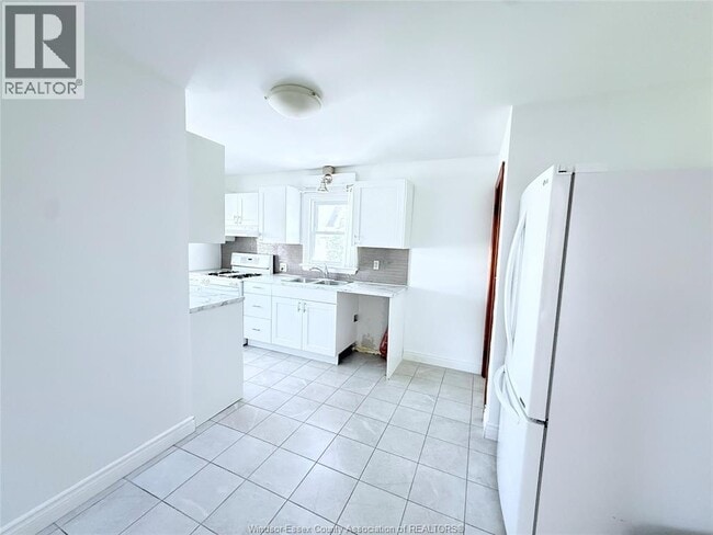 Building Photo - 1943 Olive Rd