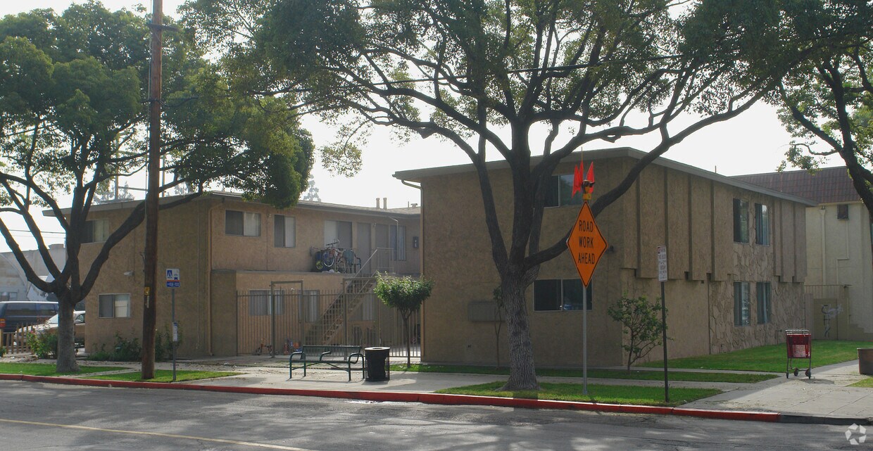 Primary Photo - 725 Garfield St