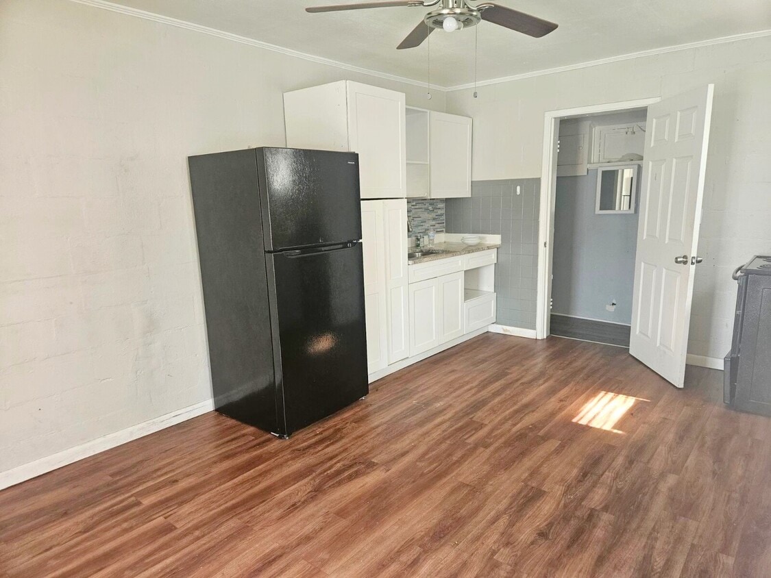 Foto del edificio - 8215 Stoner Rd