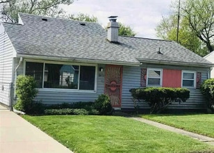 Building Photo - 1302 E Downey Ave