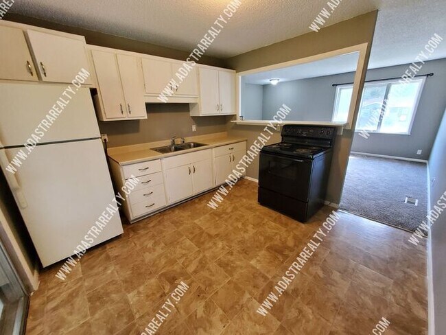 Foto del edificio - Spacious Home in Hickman Mills School Dist...