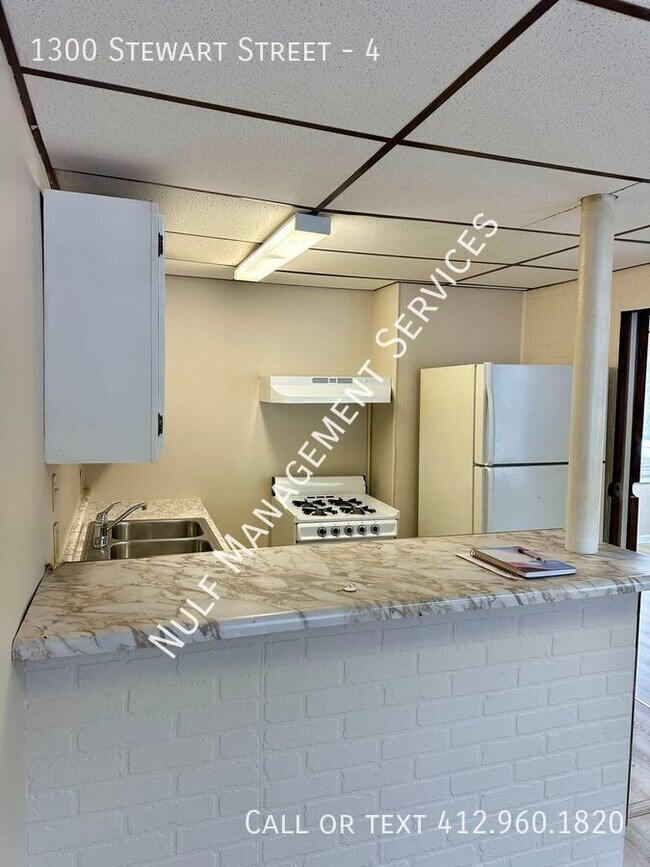 Foto del edificio - 1300 Stewart St