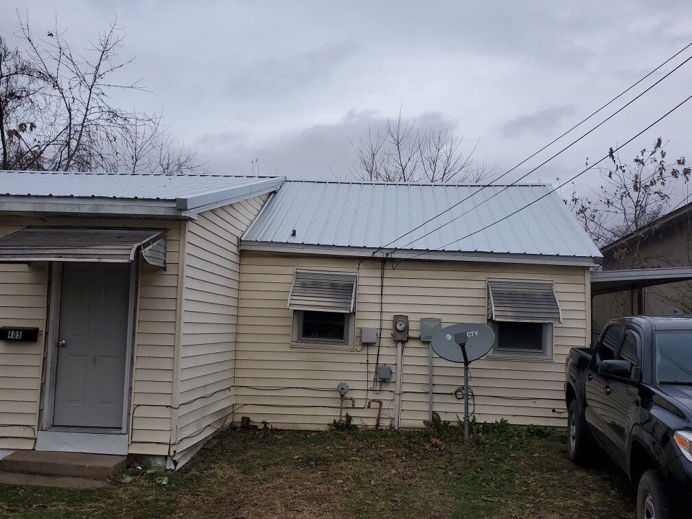 Primary Photo - 405 W Clay St