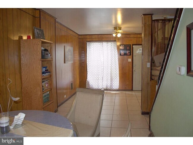 Foto del edificio - 4-bedroom home in the heat of Reading!