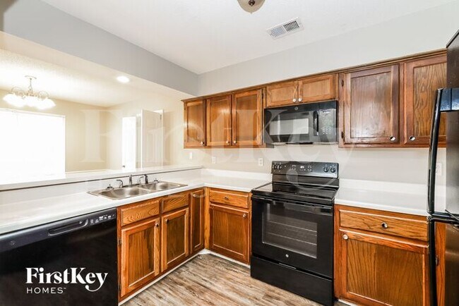 Building Photo - 5041 Cottage Ln
