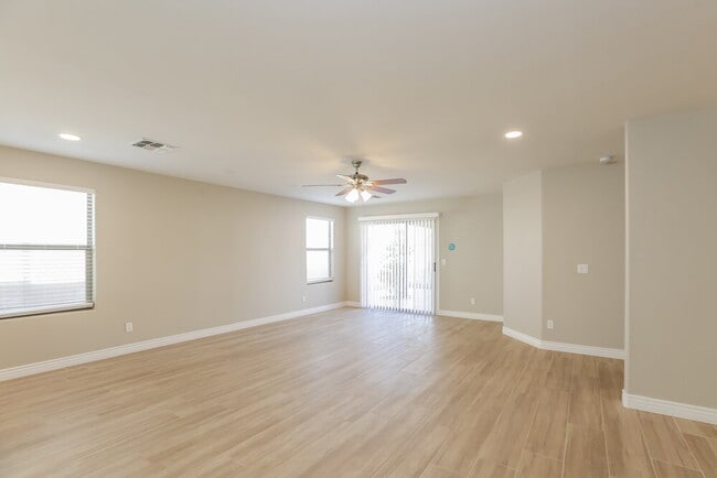 Building Photo - 4336 W Maldonado Rd