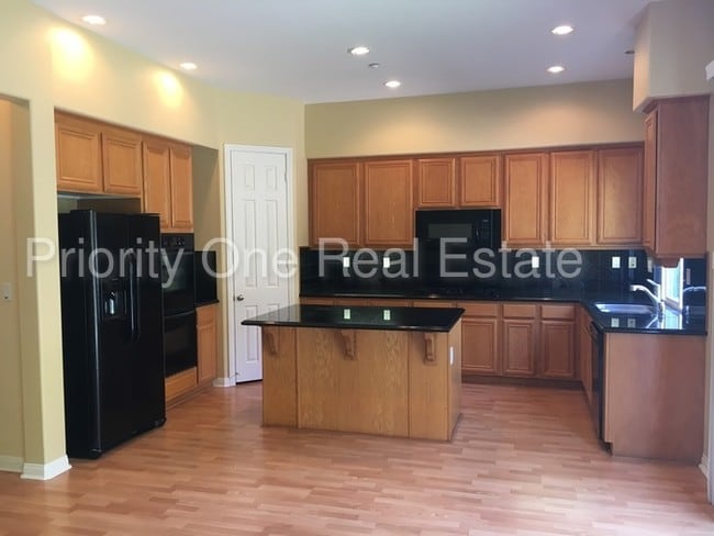 Building Photo - Large Luxury Home in 4S Ranch Available NOW!