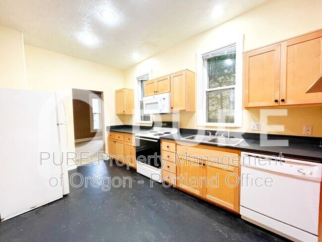 Foto del edificio - 133 NE Graham St