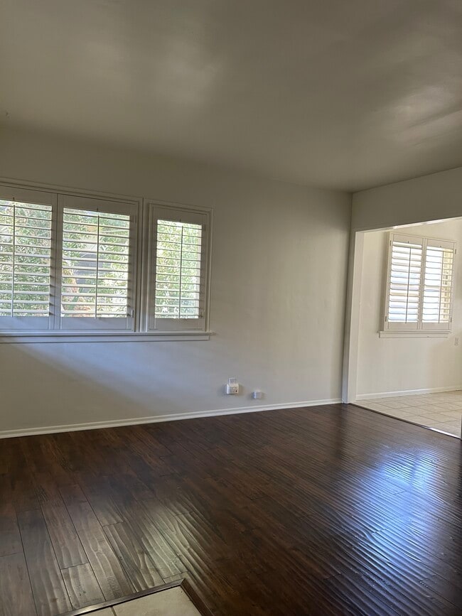 Foto del edificio - 11442 Riverside Dr