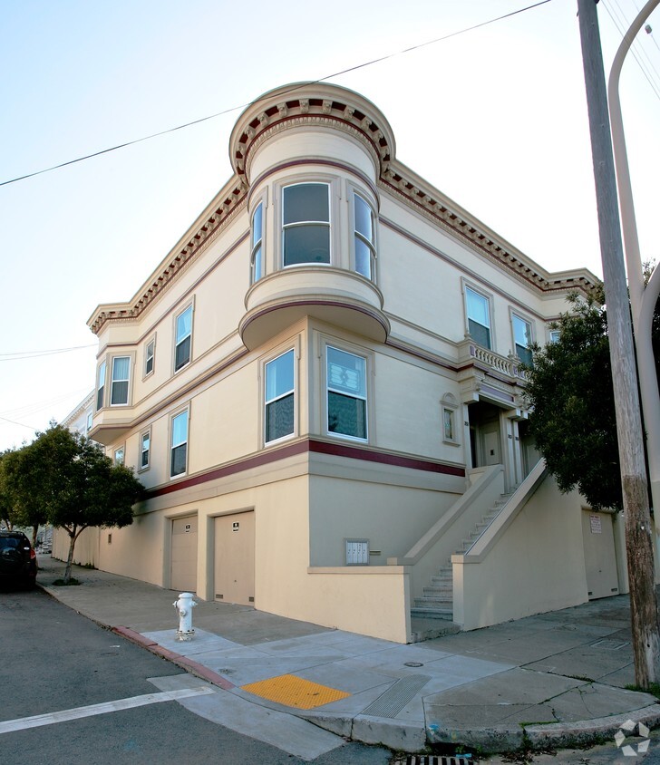 Building Photo - 351 30th St