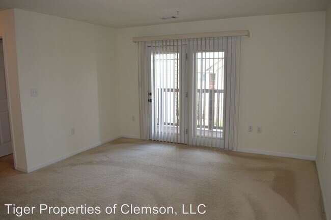 Building Photo - 1313 Harts Ridge Dr