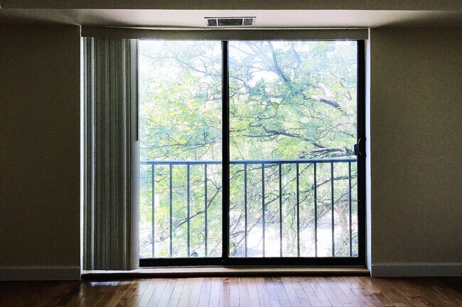Building Photo - Brookline 3 bed 2 bath…..