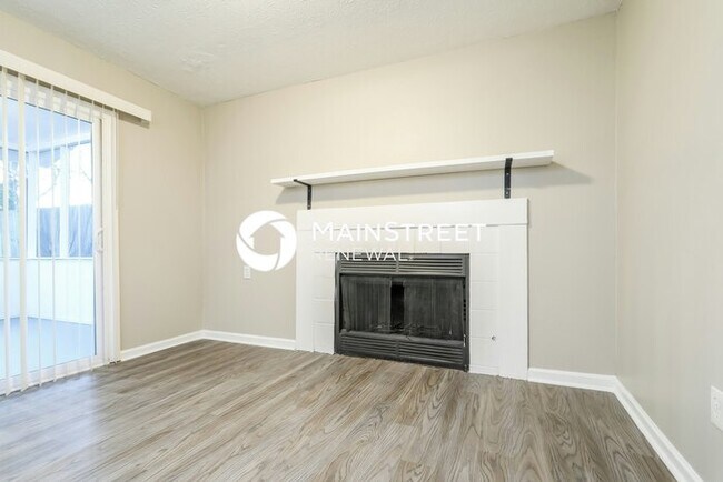 Building Photo - 3 Bedroom Pet-Friendly Home in Stone Mountain, GA with Main Street Renewal