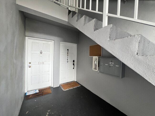 Foto del edificio - 320 NW 69th Ave