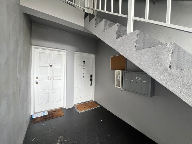 Building Photo - 320 NW 69th Ave