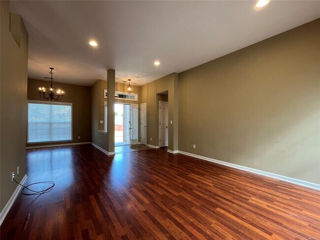 Foto del edificio - 2155 Chancellor Ridge Rd