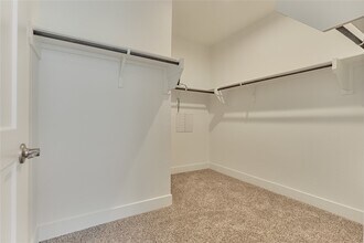 Building Photo - 14343 Red Ldg Trl