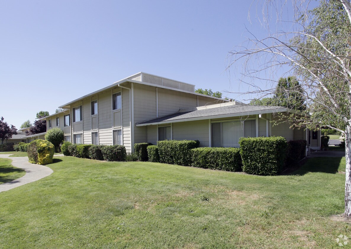 Foto principal - Live Oak Apartments
