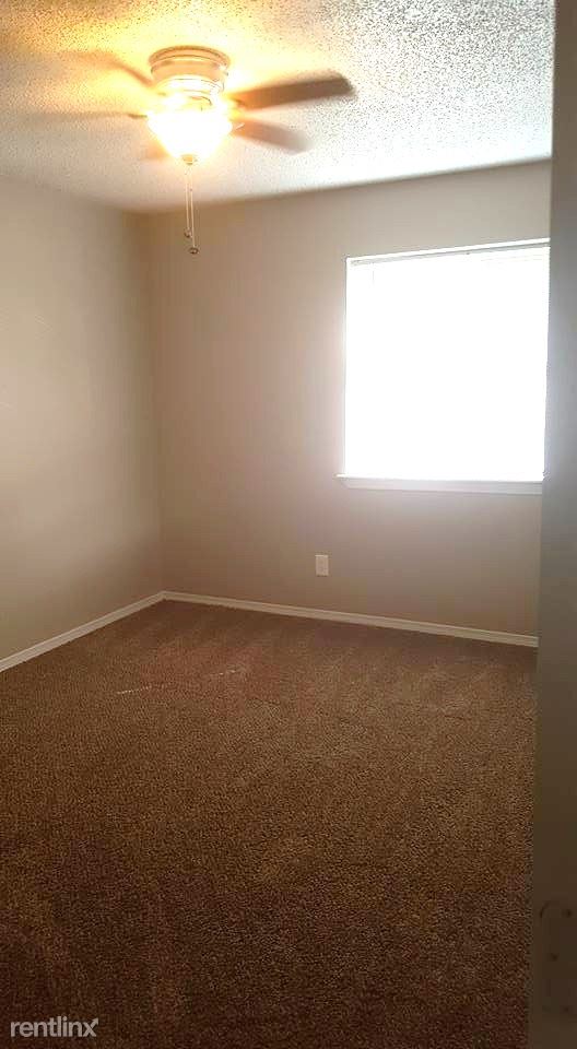 Building Photo - 5121 N Hammond Ave
