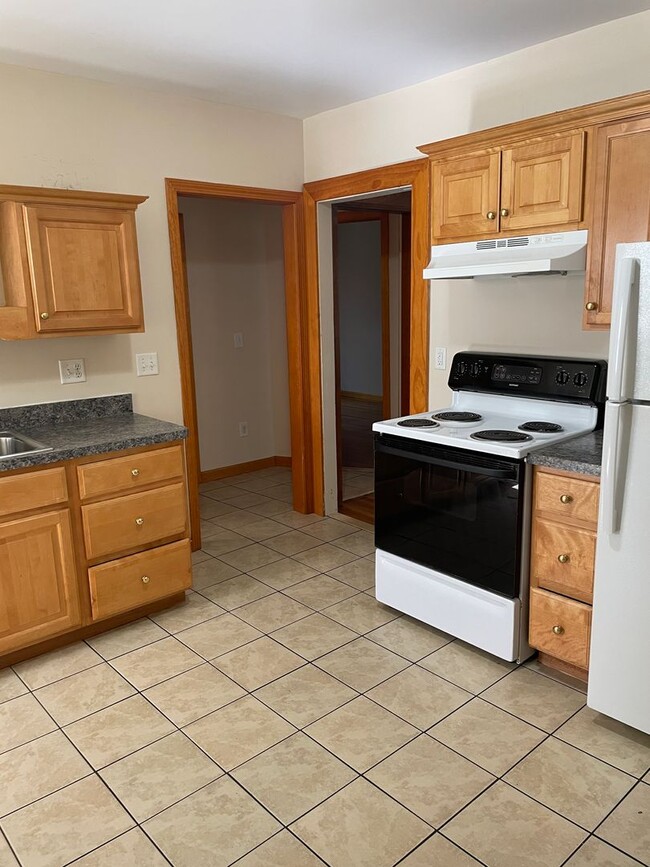 Building Photo - 51-53 Westford Circle