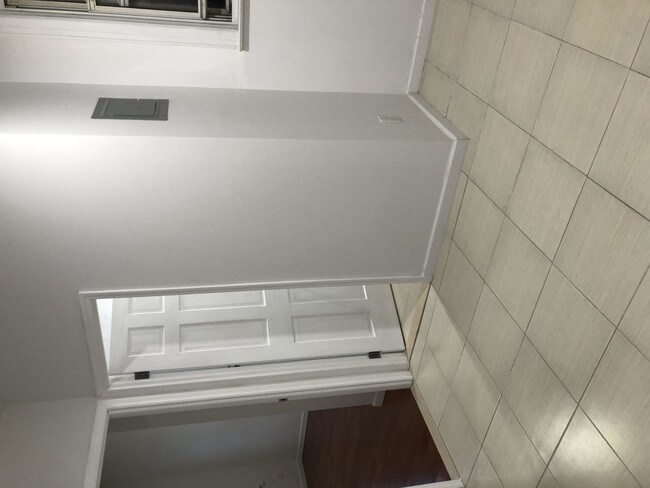 Building Photo - 3 bedroom in Woodside NY 11377