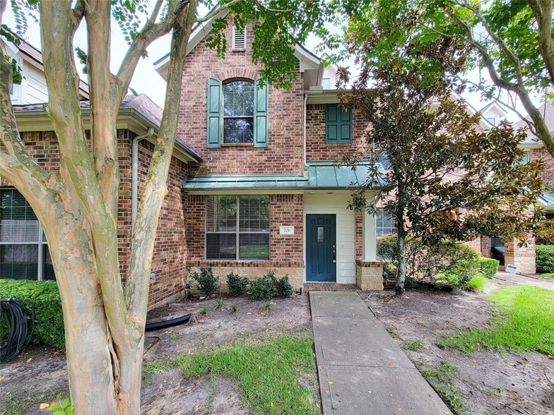 Primary Photo - 206 Whispering Ridge Terrace