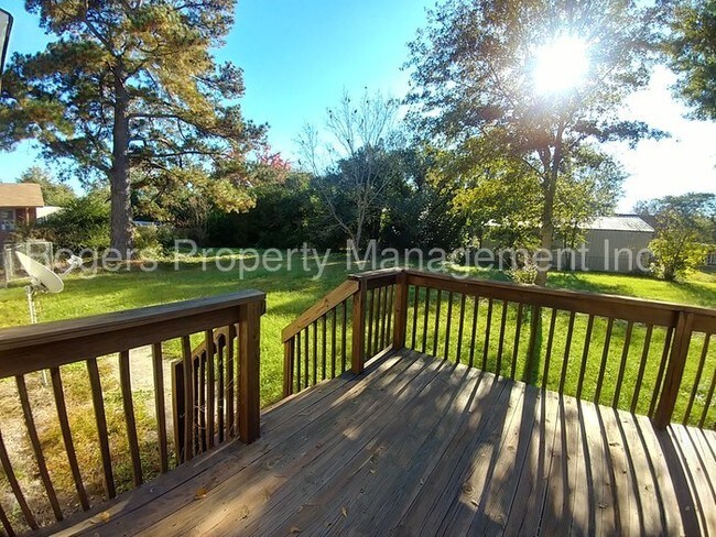 Building Photo - 204 Juanita Dr