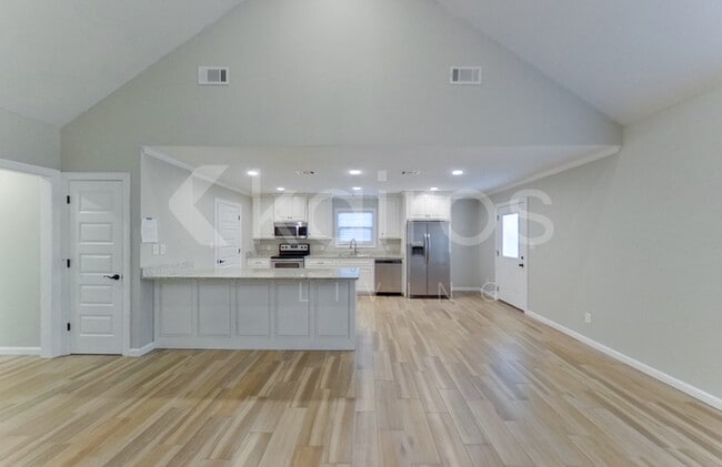 Foto del edificio - 102 White Water Ln