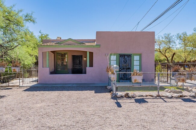 Building Photo - 1926 N Fremont Ave