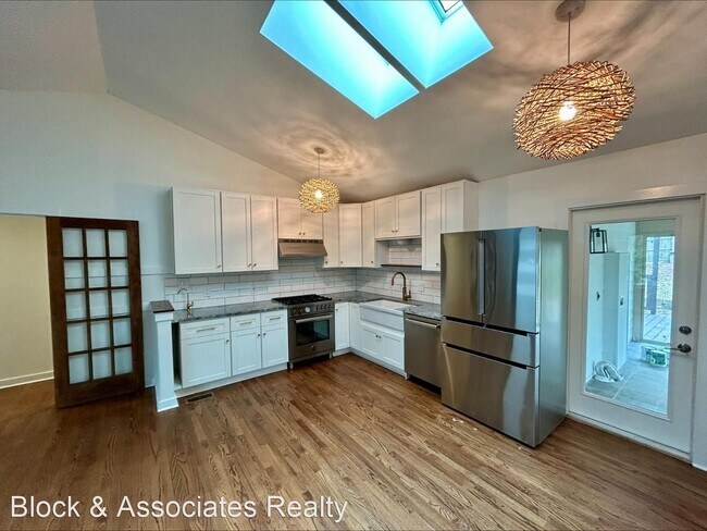 Building Photo - 3 br, 2 bath House - 1024 Mills Street