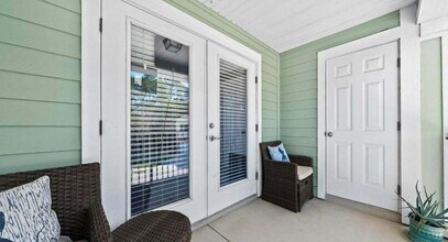 Building Photo - 213 Larkin Pl