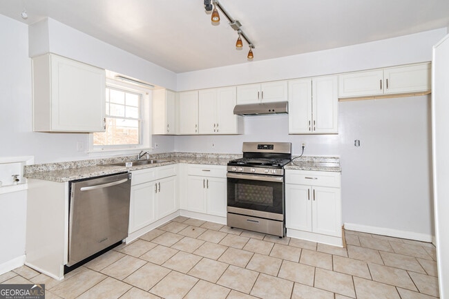 Building Photo - 207 Buchanan Terrace