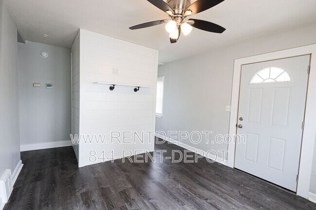 Building Photo - 2501 N Evans Ave