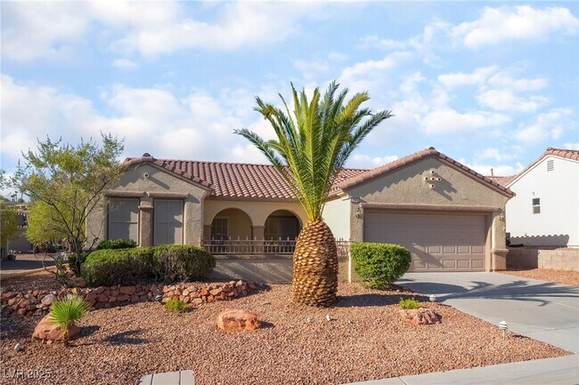 Building Photo - 2571 Thatcher Ave
